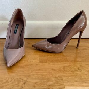 DOLCE & GABBANA Kate Heels Pumps in Makeup Taupe Nude 35.5 / 5.5